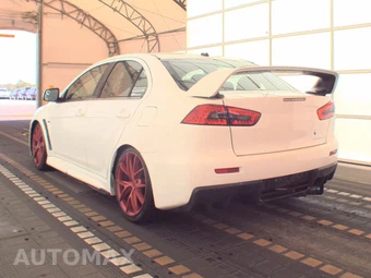 2013 Mitsubishi Lancer Evolution MR - miniatura 6