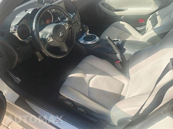 2013 Nissan 370Z Touring Coupe - miniatura 10