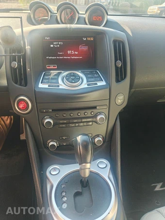 2013 Nissan 370Z Touring Coupe - miniatura 17