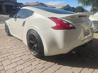 2013 Nissan 370Z Touring Coupe - miniatura 3