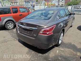 2013 Nissan Altima 2.5 SV Sedan – miniatura 4