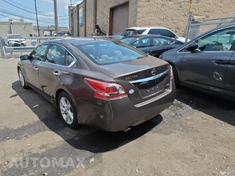 2013 Nissan Altima 2.5 SV Sedan – miniatura 6