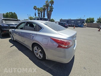 2013 Nissan Altima 2.5 SV Sedan – miniatura 6