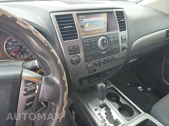 2013 Nissan Armada SV – miniatura 11