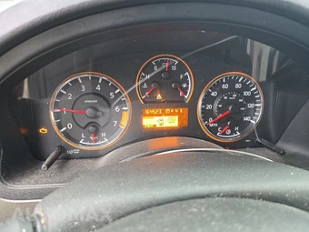 2013 Nissan Armada SV – miniatura 12