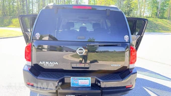 2013 Nissan Armada SV - miniatura 10