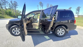2013 Nissan Armada SV - miniatura 11