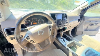 2013 Nissan Armada SV - miniatura 12