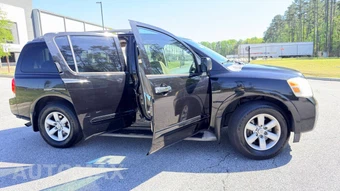 2013 Nissan Armada SV - miniatura 5