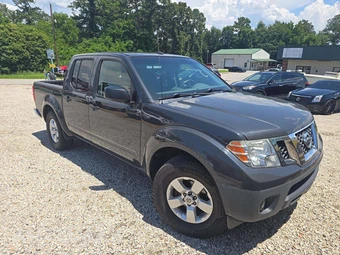 2013 Nissan Frontier SV Crew Cab Medium Bed – miniatura 4