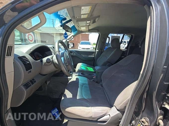 2013 Nissan Frontier SV Crew Cab Medium Bed – miniatura 6