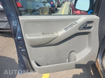 2013 Nissan Frontier SV Crew Cab Medium Bed – miniatura 9