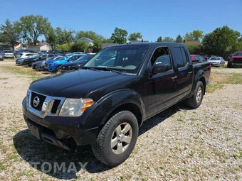 2013 Nissan Frontier SV Crew Cab Medium Bed
