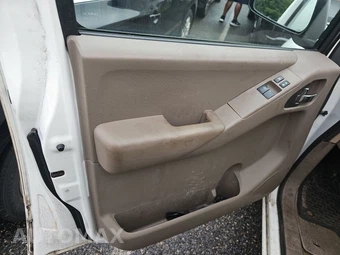 2013 Nissan Frontier SV Extended Cab Medium Bed – miniatura 9