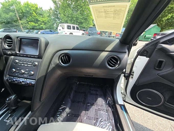 2013 Nissan GT-R Premium - miniatura 19