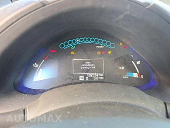 2013 Nissan LEAF S – miniatura 9