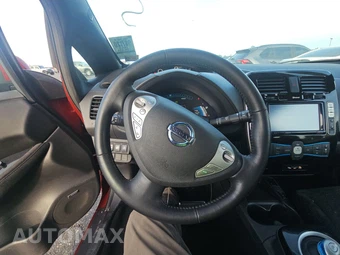 2013 Nissan LEAF SV - miniatura 10