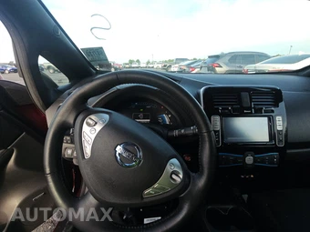2013 Nissan LEAF SV - miniatura 11