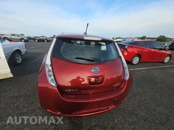 2013 Nissan LEAF SV - miniatura 5
