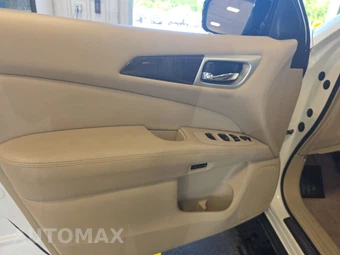 2013 Nissan Pathfinder Platinum - miniatura 9