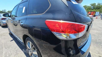 2013 Nissan Pathfinder Platinum – miniatura 7