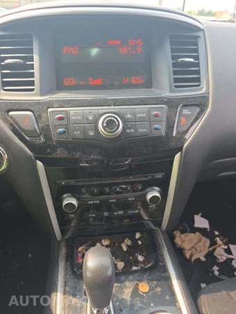 2013 Nissan Pathfinder S - miniatura 10