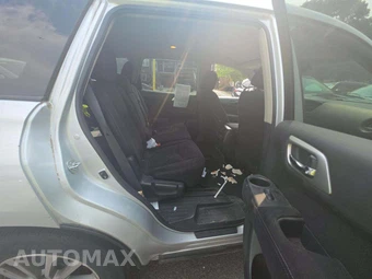 2013 Nissan Pathfinder S - miniatura 17
