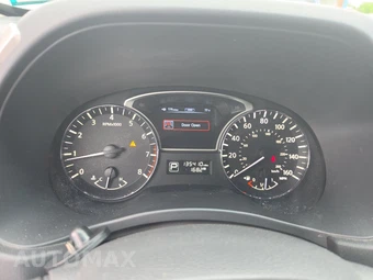 2013 Nissan Pathfinder SV - miniatura 12