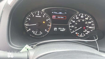 2013 Nissan Pathfinder SV - miniatura 18