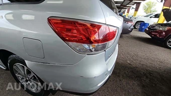 2013 Nissan Pathfinder SV – miniatura 21