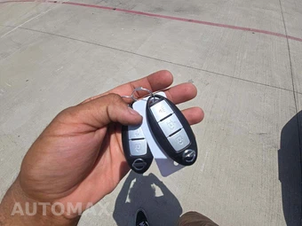 2013 Nissan Pathfinder SV – miniatura 5