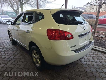 2013 Nissan Rogue S – miniatura 2