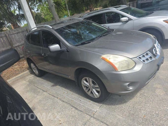 2013 Nissan Rogue SV – miniatura 4
