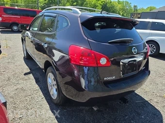 2013 Nissan Rogue SV – miniatura 7