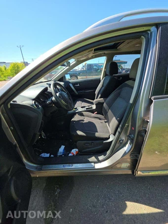 2013 Nissan Rogue SV – miniatura 6