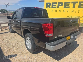 2013 Nissan TITAN S Crew Cab Short Bed - miniatura 2