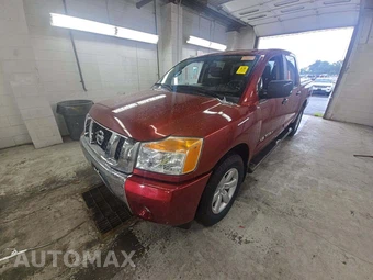 2013 Nissan TITAN SV Crew Cab Short Bed