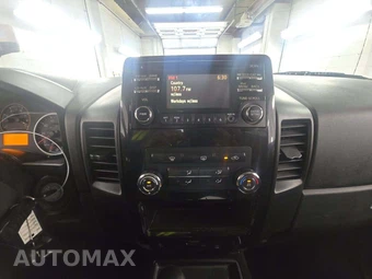 2013 Nissan TITAN SV Crew Cab Short Bed - miniatura 10