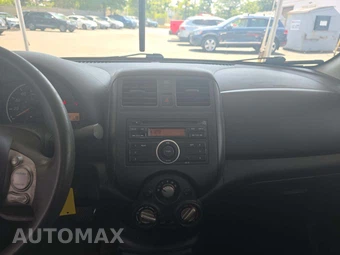 2013 Nissan Versa 1.6 S Plus – miniatura 10