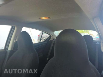 2013 Nissan Versa 1.6 S Plus – miniatura 11