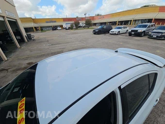 2013 Nissan Versa 1.6 SL – miniatura 12