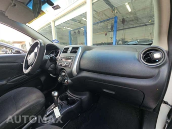 2013 Nissan Versa 1.6 SL – miniatura 19
