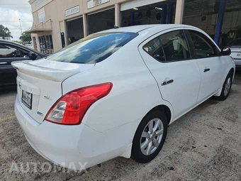 2013 Nissan Versa 1.6 SL – miniatura 3