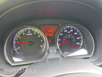 2013 Nissan Versa 1.6 SV – miniatura 12