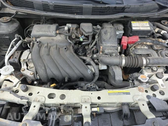 2013 Nissan Versa 1.6 SV – miniatura 15