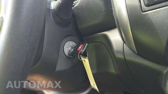 2013 Nissan Versa 1.6 SV – miniatura 18