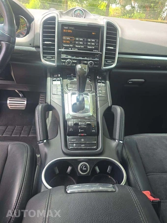 2013 Porsche Cayenne GTS – miniatura 7