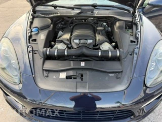 2013 Porsche Cayenne GTS - miniatura 24