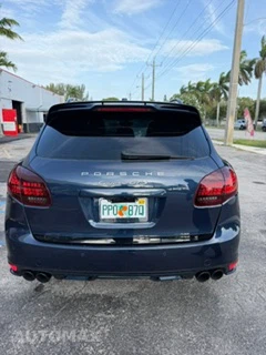 2013 Porsche Cayenne GTS - miniatura 4
