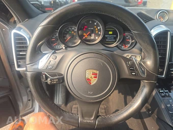 2013 Porsche Cayenne Tiptronic – miniatura 10